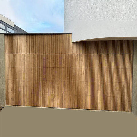 WOODFLEX Outdoor & Indoor Solid Hard Wood Slat Wall & Ceiling Cladding - Oak - 2700mm x 545mm